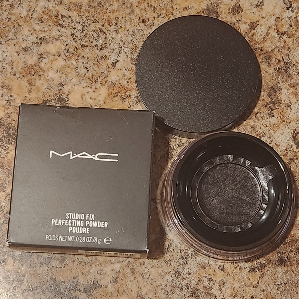 MAC Studio Fix Perfecting Powder light 8 g Full Size BNIB